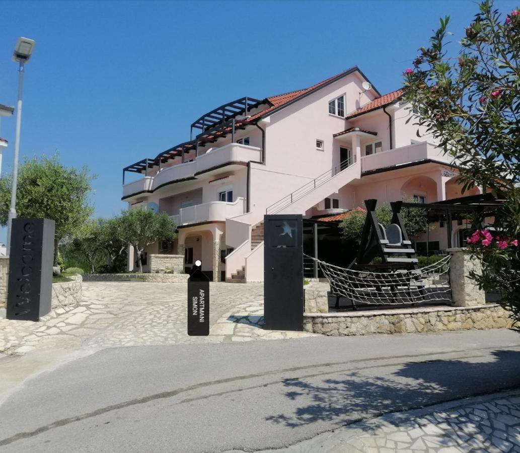 Apartmani Simon Лопар Экстерьер фото