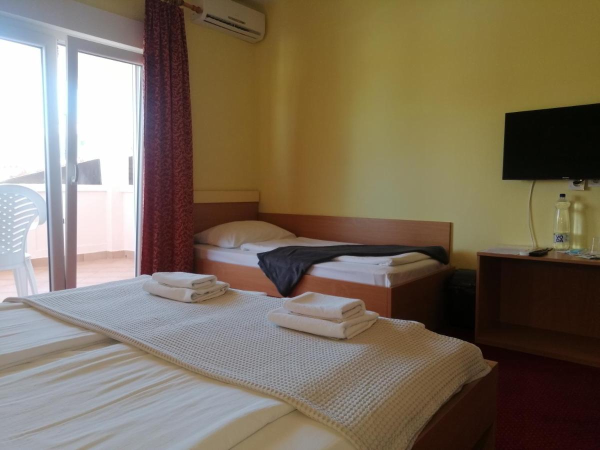 Apartmani Simon Лопар Экстерьер фото