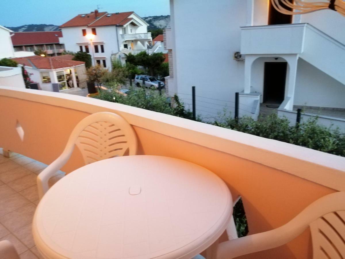 Apartmani Simon Лопар Экстерьер фото