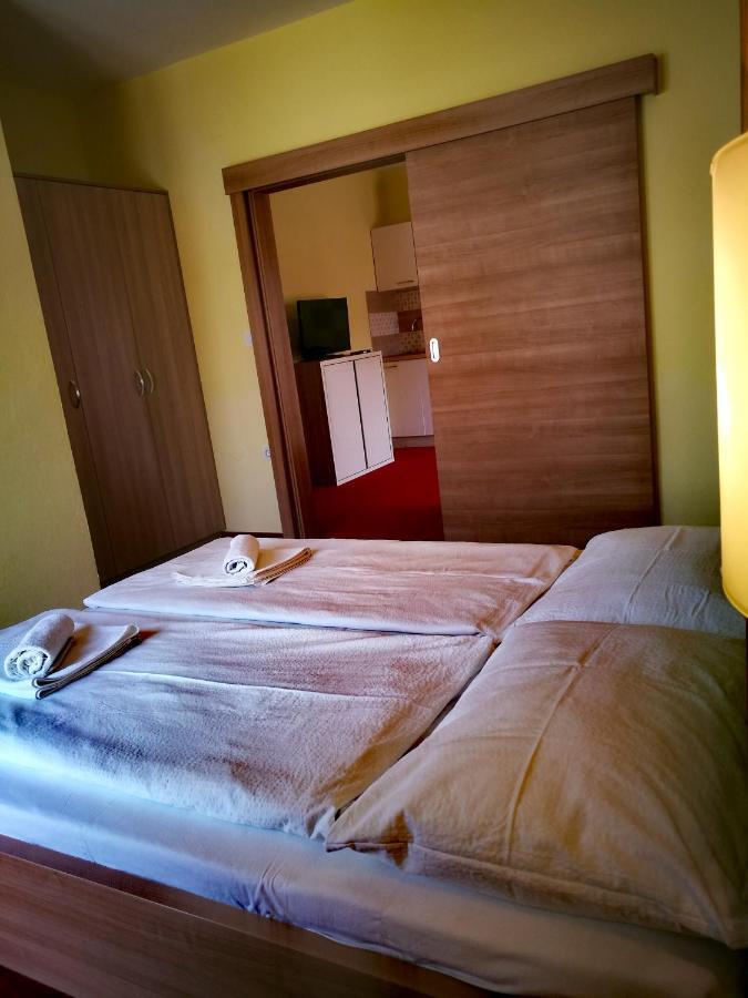Apartmani Simon Лопар Экстерьер фото